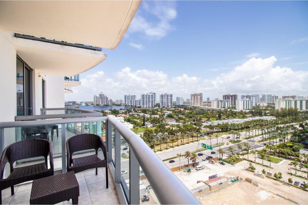 Marenas LATERAL ocean view daily refresh not included Fees collected at arrival